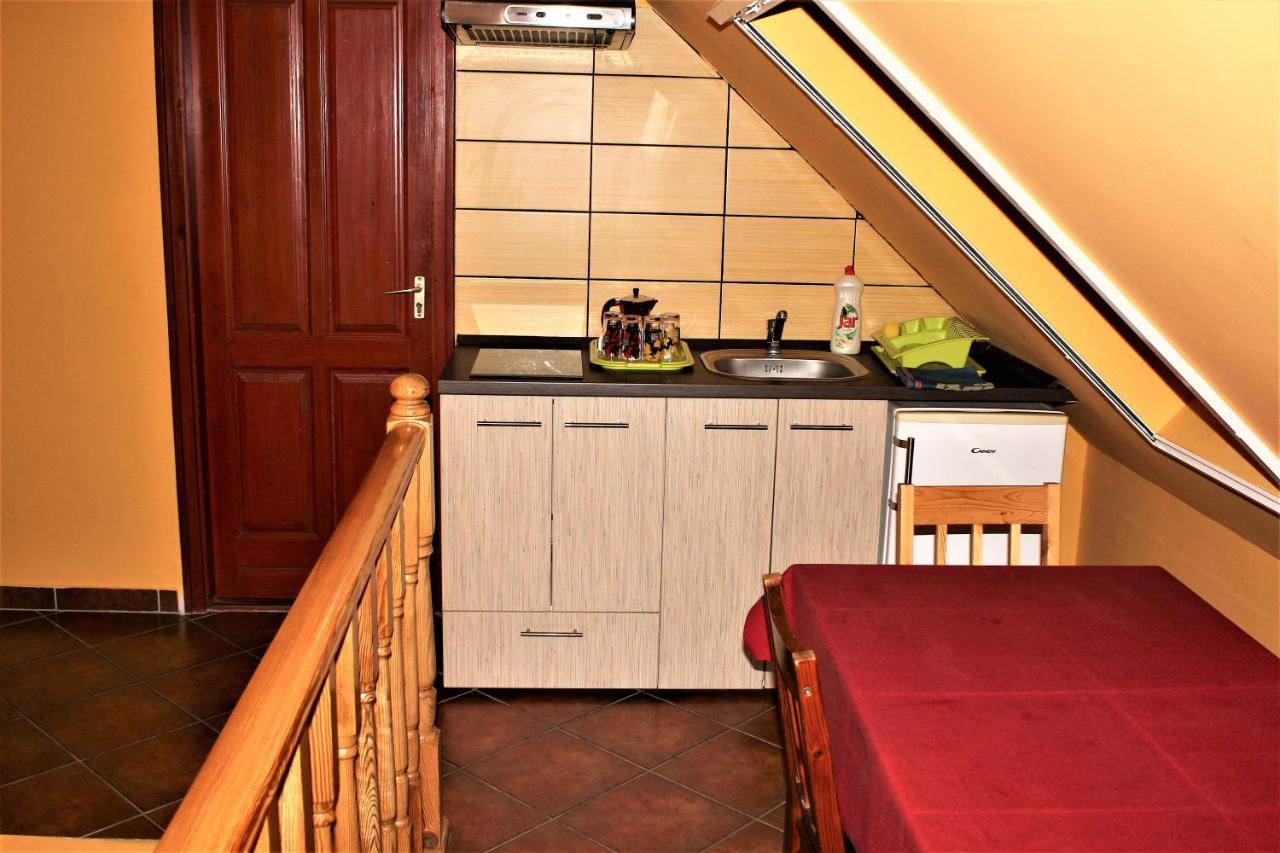 Nexus Vendégház Szeged Esterno foto